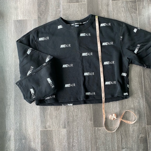 Women’s Nike crop sweater - Picture 2 of 5